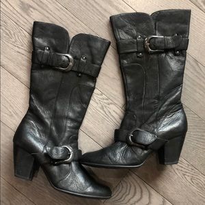 born crescent boots